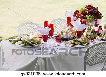 Banco de Imagem - formal,  refeição, 
 salada. fotosearch 
- busca de fotos, 
imagens e clipart