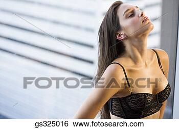 Banco de Imagem - mulher,  olhos, 
 fechado. fotosearch 
- busca de fotos, 
imagens e clipart