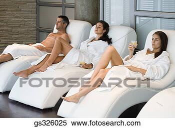 Banco de Imagem - pessoas,  relaxante, 
 spa. fotosearch 
- busca de fotos, 
imagens e clipart