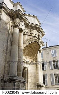 Stock Photograph - france, poitou 
charentes, re 
island, la rochelle, 
old fish market. 
fotosearch - search 
stock photos, 
pictures, images, 
and photo clipart