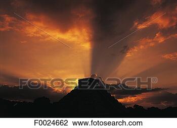Stock Photo - mexico, yucatan, 
chichen itzan, 
castillo at sunset. 
fotosearch - search 
stock photos, 
pictures, images, 
and photo clipart