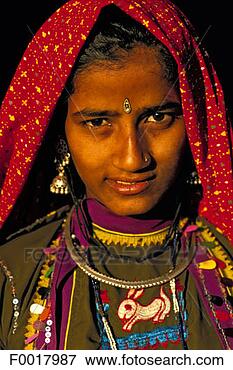 Picture - india, rajasthan, 
ghanerao, woman 
in traditionnal 
saree. fotosearch 
- search stock 
photos, pictures, 
images, and photo 
clipart