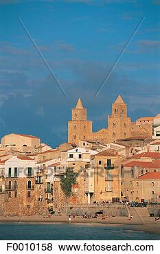 Stock Photo - italy, sicily, 
cefalu, old harbour. 
fotosearch - search 
stock photos, 
pictures, images, 
and photo clipart