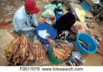 Stock Photograph - cambodia, siem 
reap, market near 
lake tonle sap. 
fotosearch - search 
stock photos, 
pictures, images, 
and photo clipart