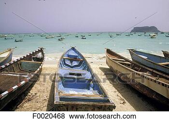 Stock Photo - yemen, qana, boats 
on the beach. 
fotosearch - search 
stock photos, 
pictures, images, 
and photo clipart