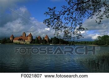 Picture - lithuania, castle 
of trakai. fotosearch 
- search stock 
photos, pictures, 
images, and photo 
clipart