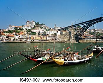 Picture - rabelo boats in 
porto. fotosearch 
- search stock 
photos, pictures, 
images, and photo 
clipart