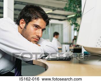 bored-office-worker_~IS162-016.jpg
