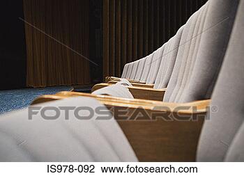 Banco de Imagem - fila,  assentos. 
fotosearch - busca 
de fotos, imagens 
e clipart