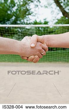 Hazır Fotoğraf - footballers,  
sallanan,  eller. 
fotosearch - foto, 
resim, görüntü 
ve foto klipart 
ara