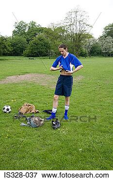Resim - futbolcu,  değişim, 
 park. fotosearch 
- foto, resim, 
görüntü ve foto 
klipart ara
