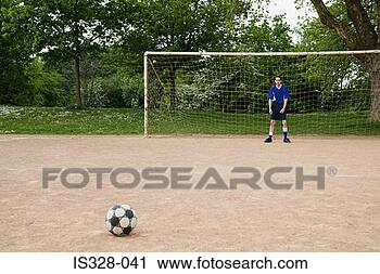 Hazır Fotoğraflar - futbolcu,  dikilen, 
 amaç. fotosearch 
- foto, resim, 
görüntü ve foto 
klipart ara