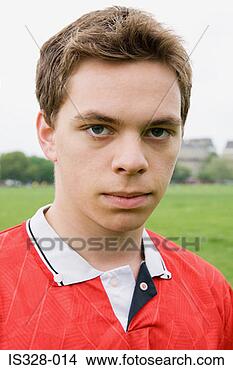 Hazır Fotoğraf - portre,  futbolcu. 
fotosearch - foto, 
resim, görüntü 
ve foto klipart 
ara