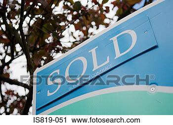 Arquivo de Fotografia - vendido,  sinal. 
fotosearch - busca 
de fotos, imagens 
e clipart