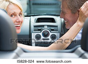 Banco de Imagem - sênior,  par, 
 esportes,  car. 
fotosearch - busca 
de fotos, imagens 
e clipart