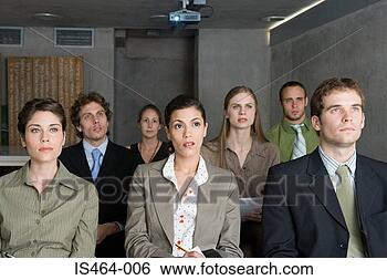 Banco de Imagem - pessoas,  apresentação. 
fotosearch - busca 
de fotos, imagens 
e clipart