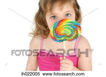 girl-eating-lollipop_~ih022005.jpg