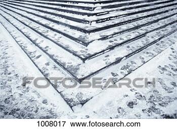Picture - ice, image 100, 
outdoor, outdoors, 
snow, snowed in. 
fotosearch - search 
stock photos, 
pictures, images, 
and photo clipart