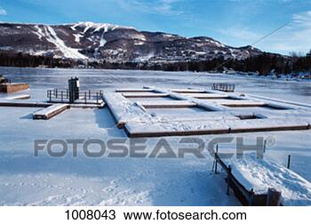 Stock Photo - ice, image 100, 
outdoor, outdoors, 
snow, snowed in. 
fotosearch - search 
stock photos, 
pictures, images, 
and photo clipart