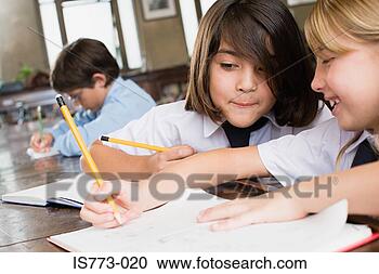 Arquivo de Fotografias - crianças,  escola. 
fotosearch - busca 
de fotos, imagens 
e clipart