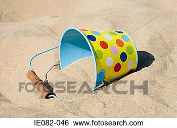 bucket-sand_~IE082-046.jpg