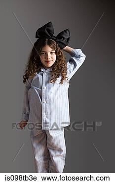 免版税(RF)类图片 - 年轻女孩, 穿着, 在中, 睡衣