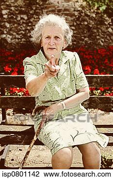 grumpy-old-lady_~isp0801142.jpg