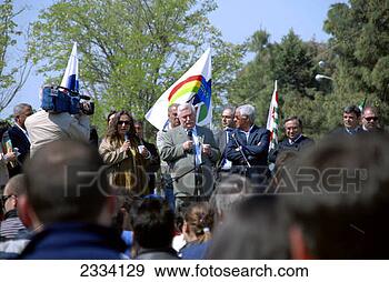 Stock Photograph - polish statesman 
lech walesa speaking 
to a crowd near 
bernalda. fotosearch 
- search stock 
photos, pictures, 
images, and photo 
clipart