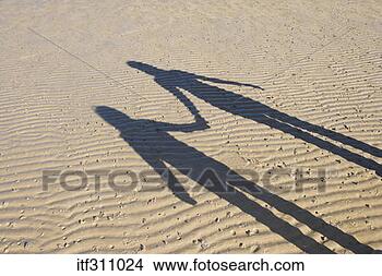 Banco de Imagem - sombra,  pessoas, 
 segurando,  mãos. 
fotosearch - busca 
de fotos, imagens 
e clipart