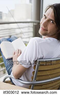 Banco de Imagem - leitura,  livro. 
fotosearch - busca 
de fotos, imagens 
e clipart