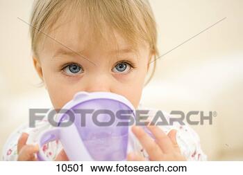 http://comps.fotosearch.com/comp/JCE/JCE142/baby-girl-9-12_~10501.jpg