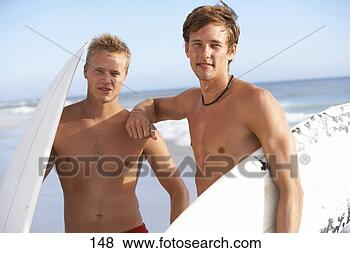 http://comps.fotosearch.com/comp/JCE/JCE143/due-giovane-uomini_~148.jpg