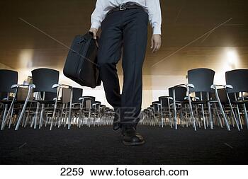 http://comps.fotosearch.com/comp/JCE/JCE144/businessman-leaving-empty_~2259.jpg