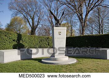 Stock Photo - 101st army airborne 
division monument 
in arlington national 
cemetery. fotosearch 
- search stock 
photos, pictures, 
images, and photo 
clipart