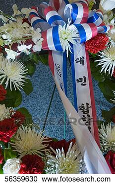 Arquivo de Fotografias - close-up,   grinalda, 
  colocado,   
memorial,   coreano, 
  guerra. fotosearch 
- busca de fotos, 
imagens e clipart