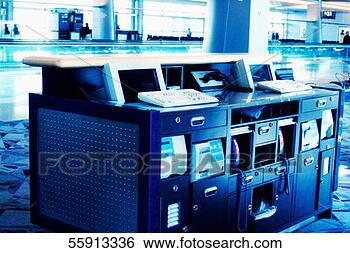 Banco de Imagem - computador,  equipments, 
 atrás de,  contador, 
 aeroporto,  lounge. 
fotosearch - busca 
de fotos, imagens 
e clipart