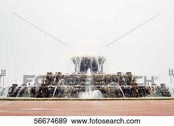 Stock Photograph - water fountain 
in a park,  clarence 
buckingham fountain, 
 chicago. fotosearch 
- search stock 
photos, pictures, 
images, and photo 
clipart