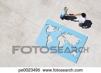 Banco de Imagem - aéreo,   vista, 
  homem,   mulher, 
  agitação,   
mãos,   mundo. 
fotosearch - busca 
de fotos, imagens 
e clipart