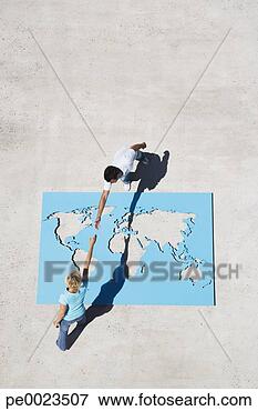 Foto - aéreo,   vista, 
  homem,   mulher, 
  agitação,   
mãos,   acima. 
fotosearch - busca 
de fotos, imagens 
e clipart
