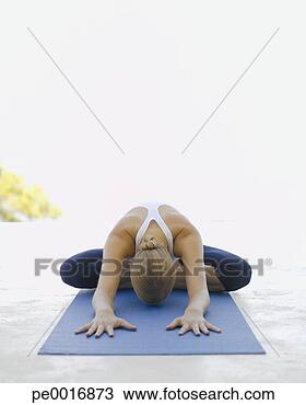 Banco de Imagem - mulher,  ioga. 
fotosearch - busca 
de fotos, imagens 
e clipart