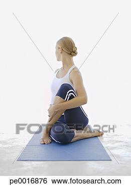 Banco de Imagem - mulher,  ioga. 
fotosearch - busca 
de fotos, imagens 
e clipart