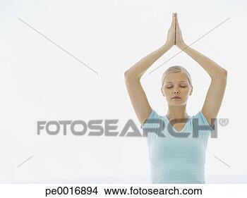 Banco de Imagem - mulher,  ioga. 
fotosearch - busca 
de fotos, imagens 
e clipart
