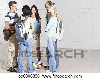 Banco de Imagem - grupo,  alto, 
 escola,  estudantes, 
 escola. fotosearch 
- busca de fotos, 
imagens e clipart