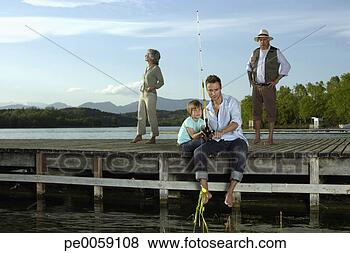 Banco de Imagem - pesca,  jovem, 
 menino,  doca, 
 par,  fundo. 
fotosearch - busca 
de fotos, imagens 
e clipart