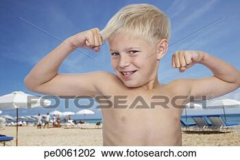 Banco de Imagem - jovem,  menino, 
 praia,  flexionar, 
 bíceps. fotosearch 
- busca de fotos, 
imagens e clipart