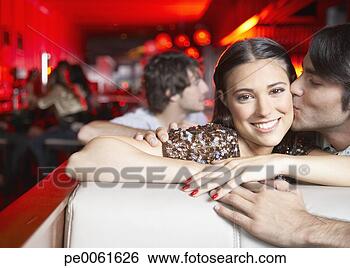 Banco de Imagem - par,  barraca, 
 danceteria,  
sorrindo. fotosearch 
- busca de fotos, 
imagens e clipart