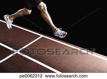 Banco de Imagem - corredor,  raça, 
 pista,  pular, 
 cima,  ar. fotosearch 
- busca de fotos, 
imagens e clipart