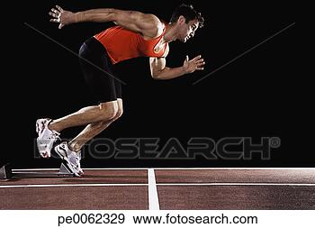 Arquivo Fotográficos - corredor,  raça, 
 pista,  partindo, 
 seu,  marca. 
fotosearch - busca 
de fotos, imagens 
e clipart
