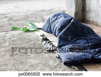 http://comps.fotosearch.com/comp/OJO/OJO210/sdf-dormir-dormir_~pe0065932.jpg