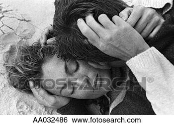 Par, abraçar
Ampliar Foto Banco de Imagem - par, abraçar.
fotosearch - busca
de fotos, imagens
e clipart